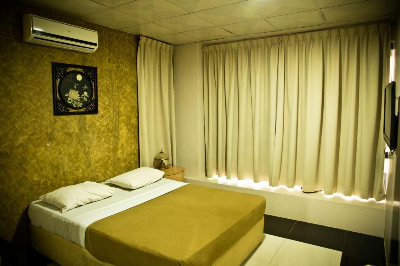 Golden Leaf Hotel Danga Bay Johor Bahru Exteriör bild