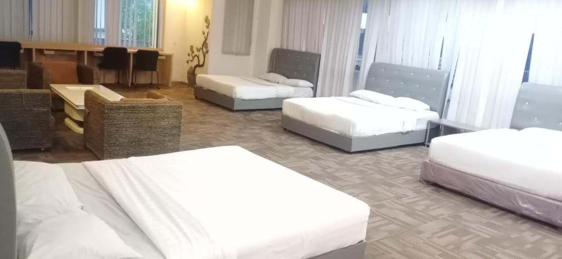 Golden Leaf Hotel Danga Bay Johor Bahru Exteriör bild
